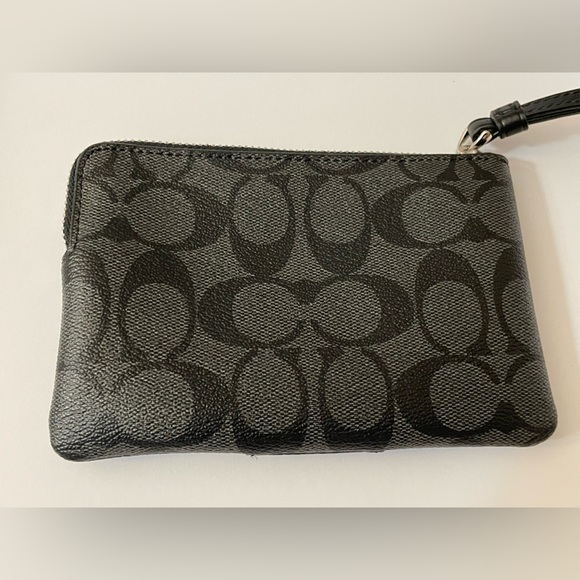 Coach Black Wristlet EUC - Picture 5 of 7
